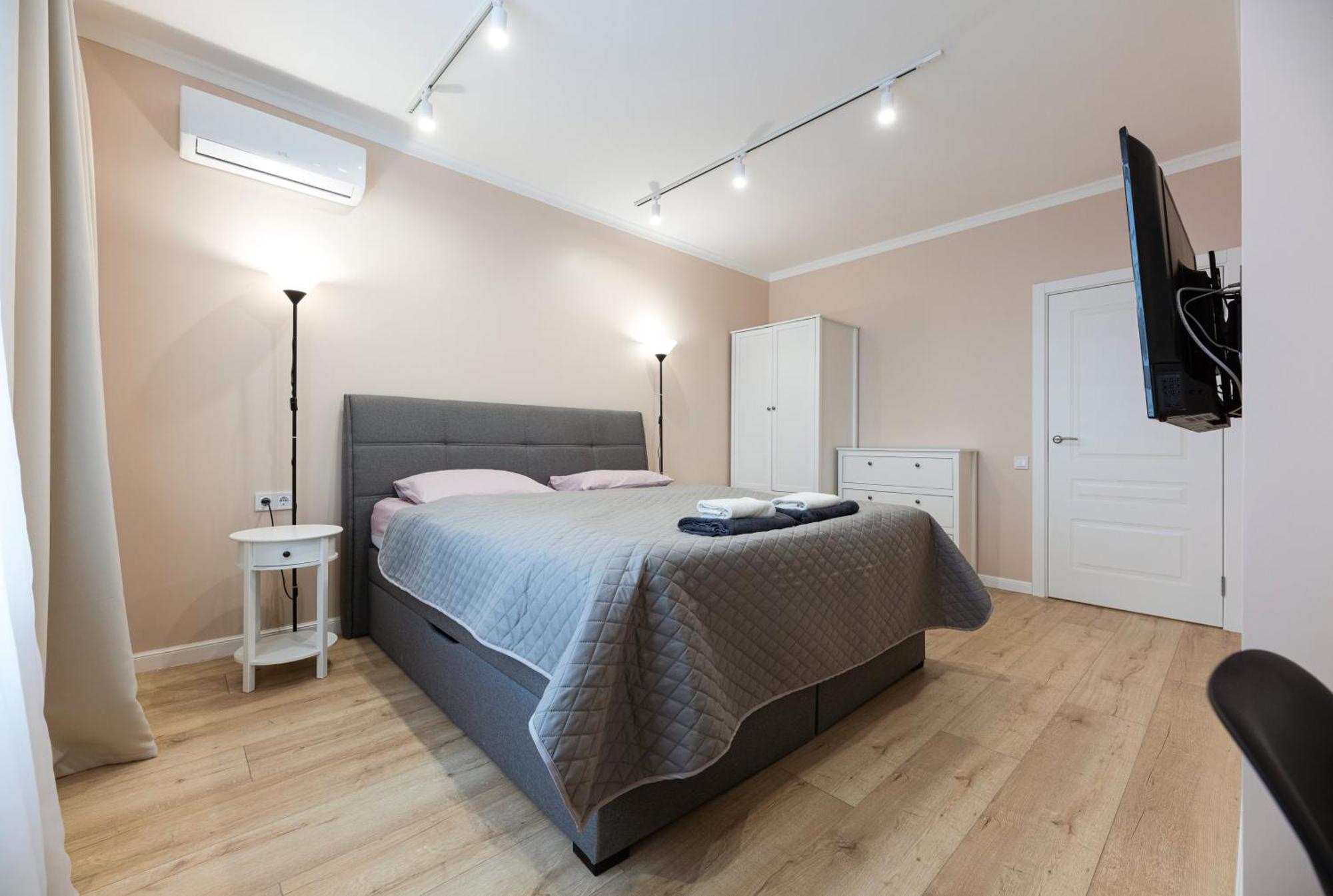 Apartament Квартири Люкс Метро Чернігівська Kijów Zewnętrze zdjęcie